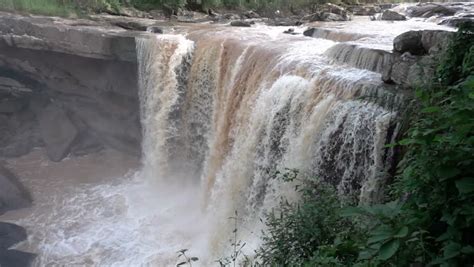 Yinlianzhui Waterfalls In Huangguoshu National Park, Guizhou Province ...