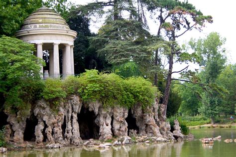 8 Most Beautiful Paris Parks & Gardens (and a Bit of History)