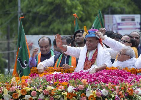 Shri Rajnath Singh roadshow in Lucknow – Rajnath Singh