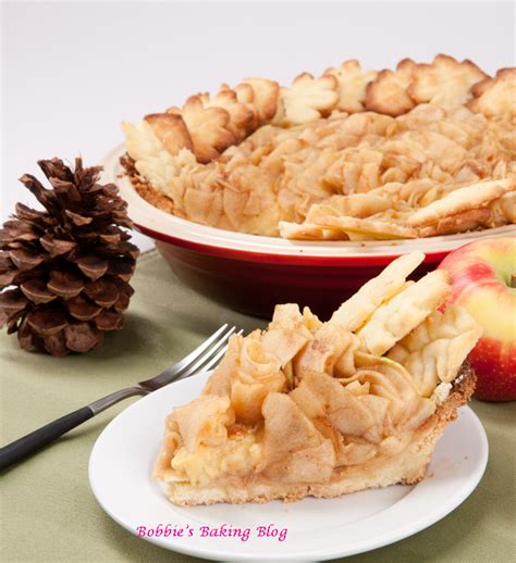 Christmas Almond Apple Pie, The Holiday Season has Begun | Bobbies ...