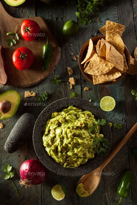 Homemade Fresh Guacamole and Chips | Food, Guacamole, Food photography