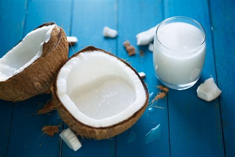 10 Coconut Milk Benefits For Hair, Skin & Health