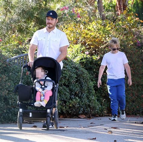 Chris Pratt’s Family: Photos – Hollywood Life