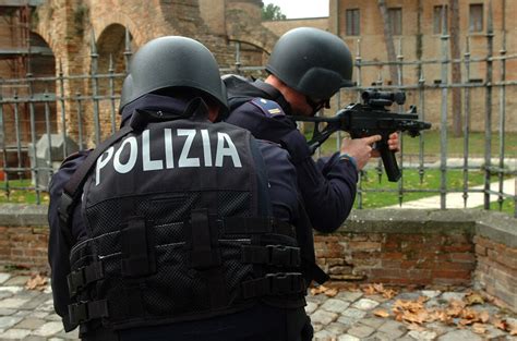 Selezione di personale della Polizia di Stato per la frequenza del ...