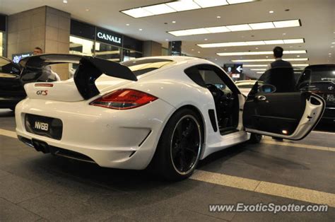 Porsche 911 spotted in Bukit Bintang KL, Malaysia on 10/07/2012, photo 3