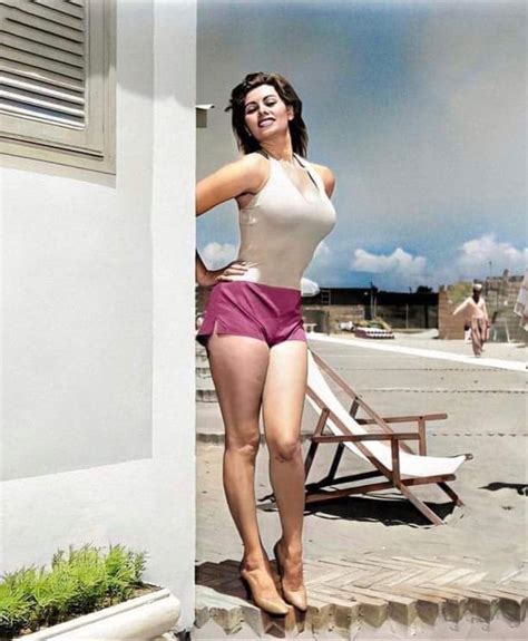 Sophia Loren, 1956. : r/vgb