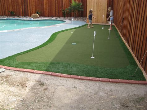 Backyard Putting Green Turf | Synthetic Turf International®