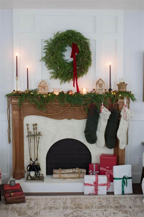 Christmas Mantel Ideas - The Honeycomb Home