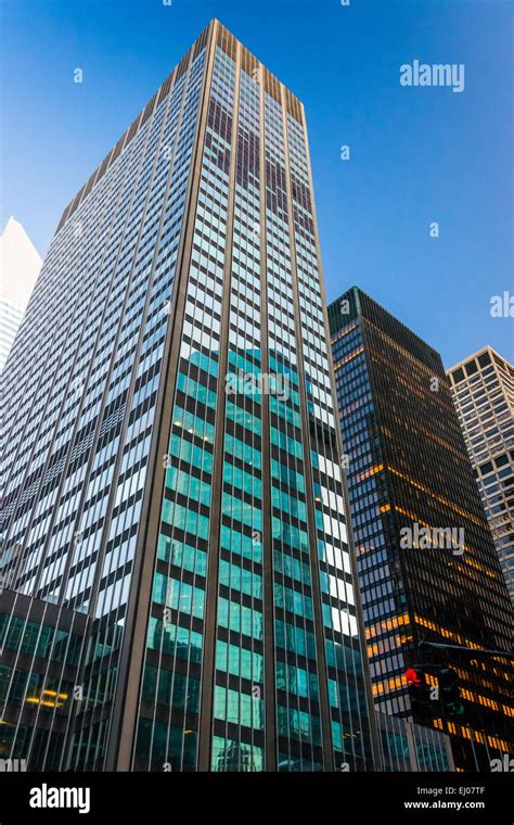 Skyscrapers along Park Avenue, in Midtown Manhattan, New York Stock ...