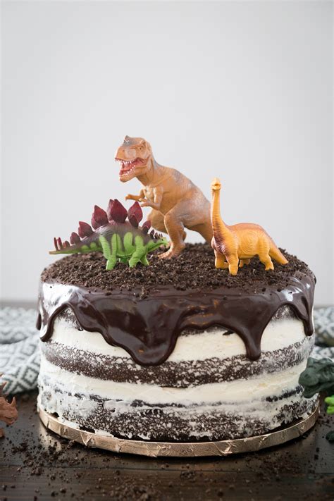 How To Make An Easy Dinosaur Birthday Cake - Images Cake and Photos ...