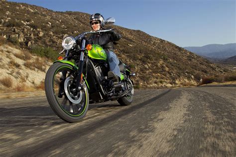 KAWASAKI Vulcan 900 Custom (2013-2014) Specs, Performance & Photos ...