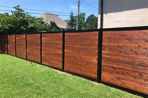 Horizontal Fence Design: A Modern (And More Beautiful) Approach