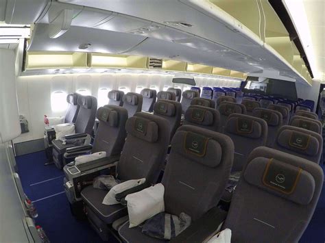 Lufthansa Boeing 747 Interior