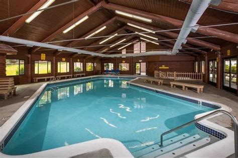 10 RV Parks with Indoor Pools (Weatherproof your Trip!)