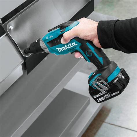 MAKITA Screw Gun Kit, Cordless, 1/4 in Hex Drive Size, 2,500 RPM ...