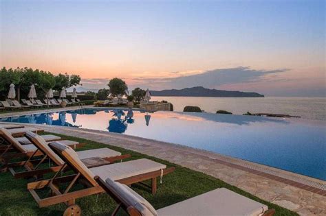 20 Stunning Beach Resorts in Crete for a Relaxing Beach Stay