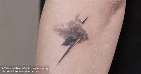 Update more than 65 realistic lightning bolt tattoo latest - in.cdgdbentre