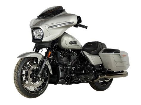 2025 Harley Davidson Street Glide Reviews - Javier Logan