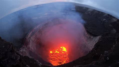 Big Island Hawaii Volcano Eruption 2018 - On saturday, a small ...