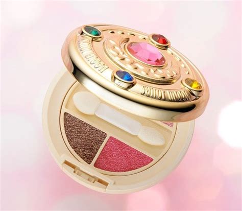 Sailor Moon Makeup Eye Shadow Compact | POPSUGAR Beauty