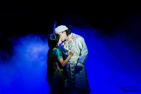 Jasmine and Aladdin Kiss | Sonny Kuo Photography