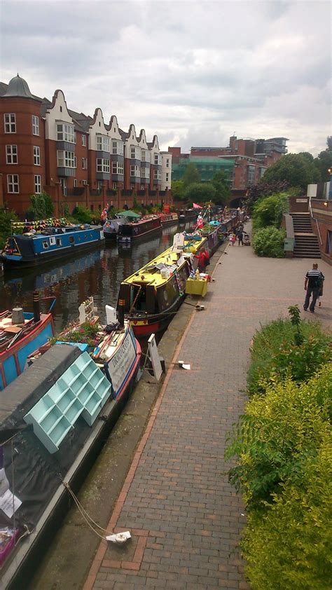 √ Market Harborough Canal Basin