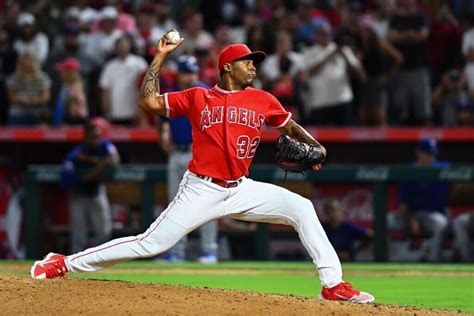 Braves acquire Raisel Iglesias from Angels - The Athletic