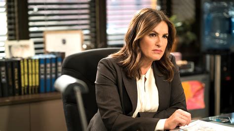 Law & Order: SVU: NBC Previews the 18th Season (Series?) Finale ...