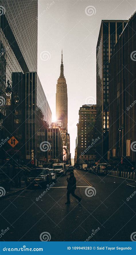 Empire State Building Sunrise Editorial Stock Photo - Image of dramatic ...