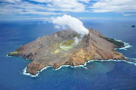 Volcano erupts on New Zealand's White Island - Lonely Planet