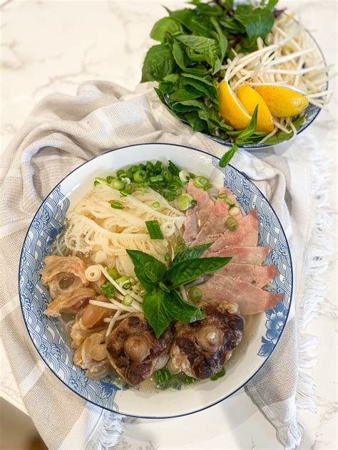 How To Make Phở Đuôi Bò (Vietnamese Oxtail Noodle Soup) - Ta-Daa!