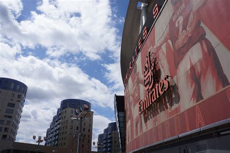 Arsenal Stadium Tour - what is it really like? | Wave to Mummy