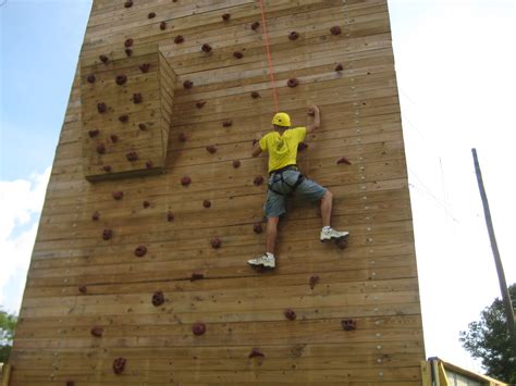 outdoor-climbing-wall | The Soshal Network