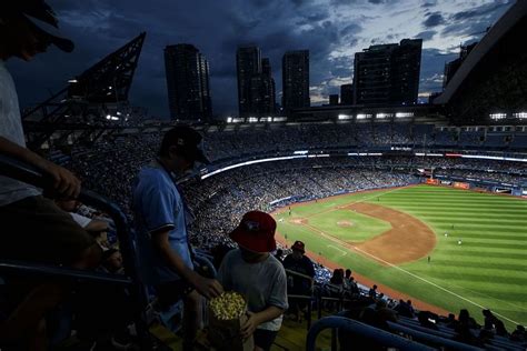 Ranking the top 10 MLB stadiums by seating capacity