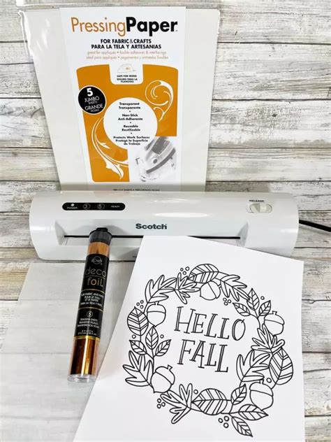 Foiled Hello Fall Wreath Hand-Drawn Free Printable