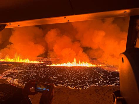 Iceland volcano: Aerial video shows awe-inspiring might of eruption ...