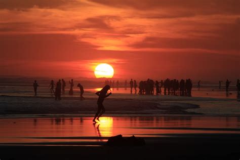 Indahnya Sunset di Pantai Parangtritis, Yogyakarta - Indonesia Kaya