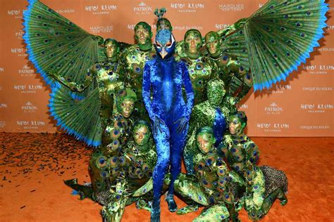 Heidi Klum reveals her 2023 Halloween costume, a giant peacock