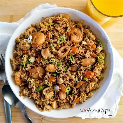 Nasi Goreng Seafood: Indonesian Seafood Fried Rice Recipe - So Yummy ...