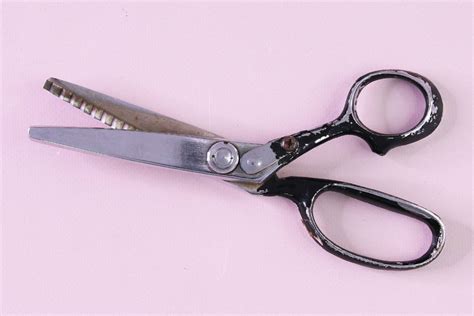 11 Types of Sewing Scissors - Every Sewer Needs | TREASURIE