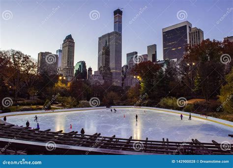 Central Park Ice Rink at Sunrise, Manhattan Editorial Stock Photo ...