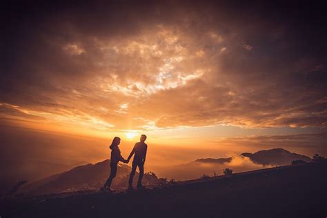 1,000+ Free Couple Sunset & Couple Images - Pixabay