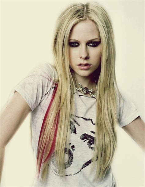 AVRIL LAVIGNE - Girlfriend Lirik ~ Gudang Lirik Lagu