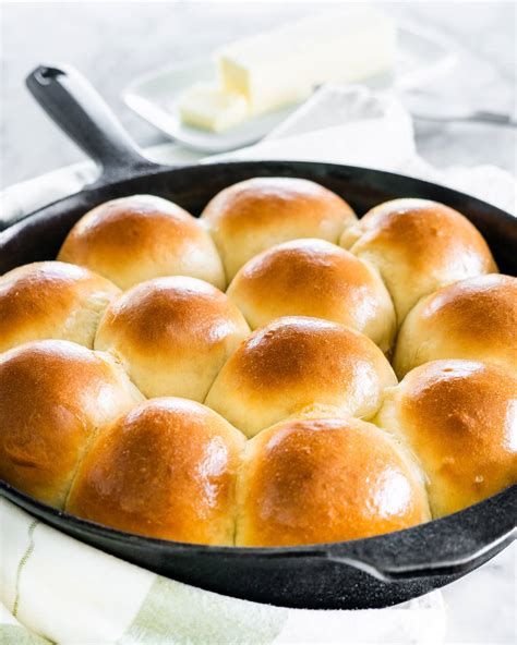 Quick Yeast Dinner Rolls - Jo Cooks