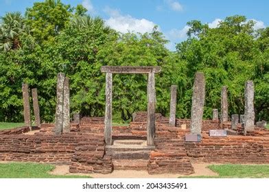 Anuradhapura Ruins Sites Sri Lanka Stock Photo 2043435491 | Shutterstock