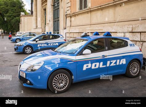 Italian polizia vehicle hi-res stock photography and images - Alamy