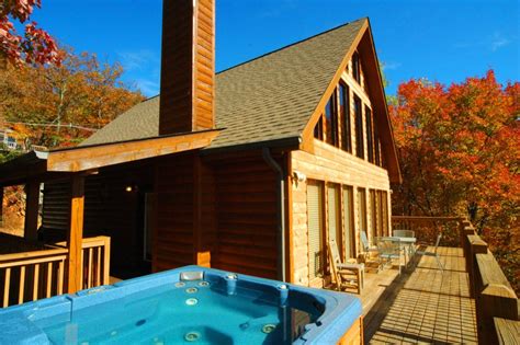 Awesome Views #701 Cabin in GATLINBURG w/ 6 BR (Sleeps18)