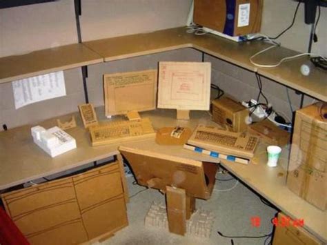 Curious, Funny Photos / Pictures: Awesome office cubicle pranks - 21 Pics