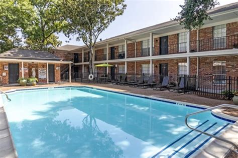 Life at Jackson Square Houston - $935+ for 1, 2 & 3 Beds