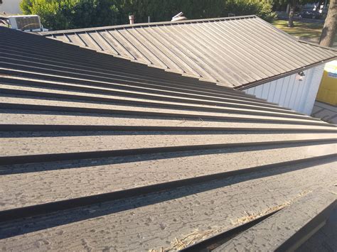 Metal Roof Cleaning in Los Angeles. - Curb Appeal Power Clean